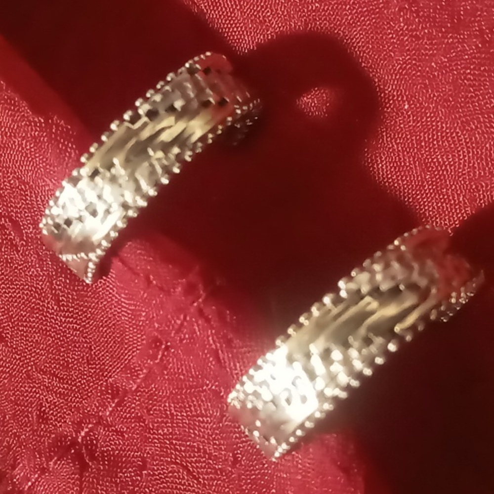 925 sterling silver 3/4 hoop earrings Blackened basket weave pattern.